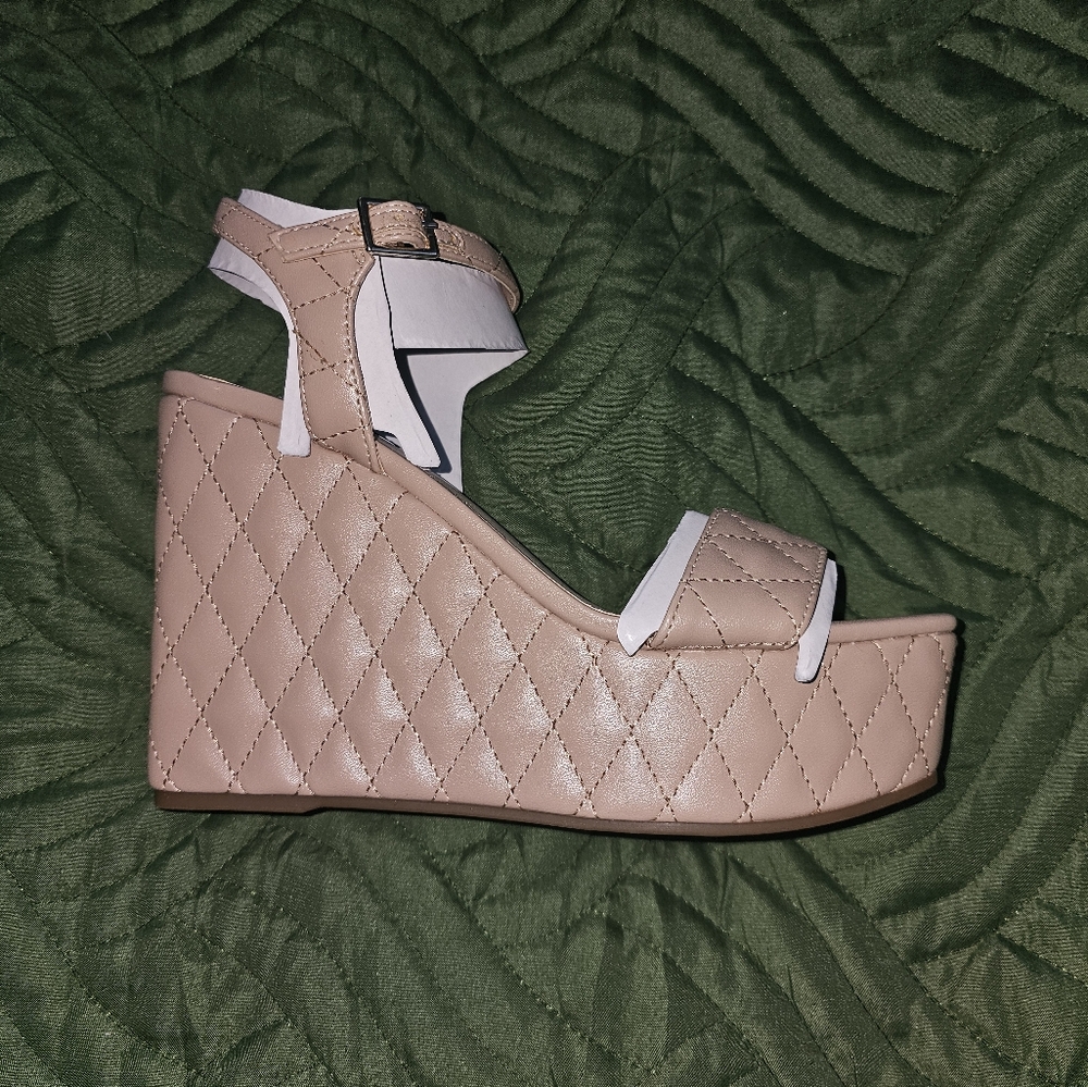 NINE WEST PLATFORM WEDGE SANDAL